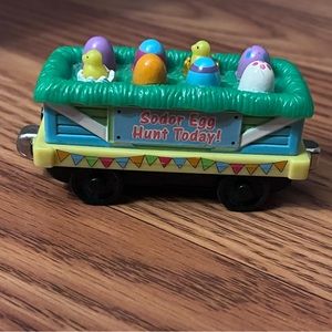 Thomas and Friends Sodor Egg Hunt Easter Train Chick Car
